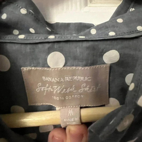 Women’s Banana Republic Button Down Shirt Medium - Picture 4 of 7